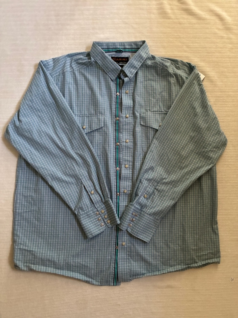 Ariat Pro Series  Men's blue and white Plaid Long-Sleeve Button-Down Shirt